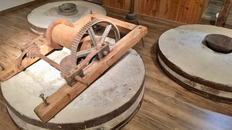 Mill grinding stones