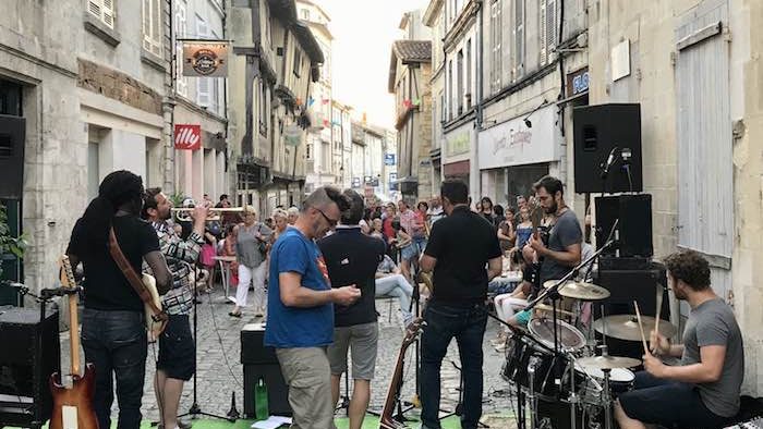 Musique de rue à St Jean d'Angely